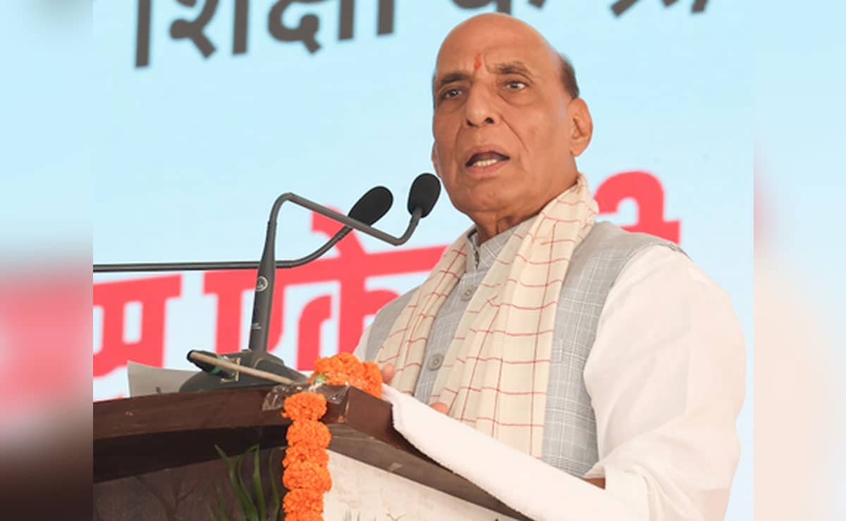 Defence Minister Rajnath Singh Praises HAL”s Achievements in Aviation